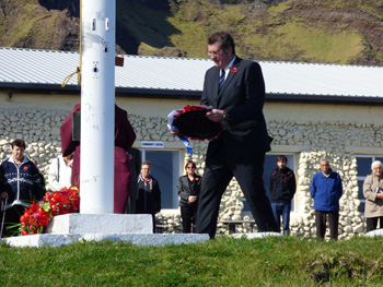 Administrator laying his wreath