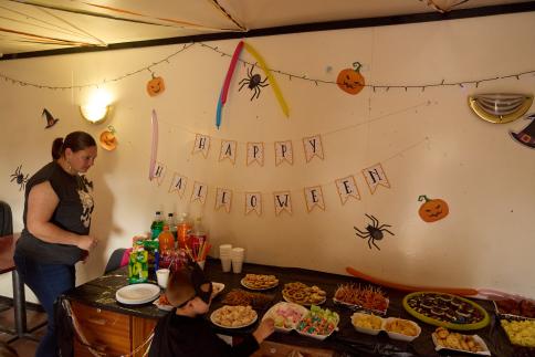 The table is set for the children's party - but where to start?