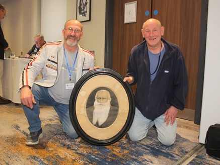 Trevor & Chris Groen with the portrait of Peter Green