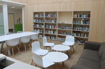 Patient and family area - bookcases