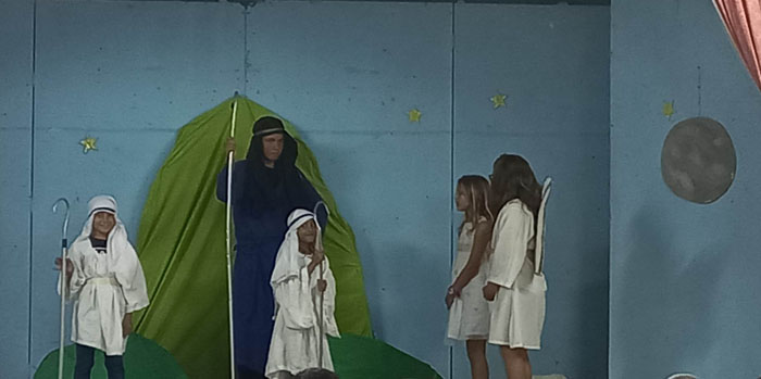 Nativity Play - Angels visit the shepherds